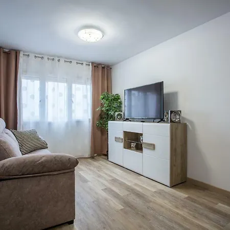 Versus Near Of Arts 2 Apartment *
